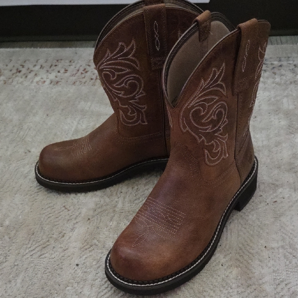 NWOB Ariat Fat Baby Boots